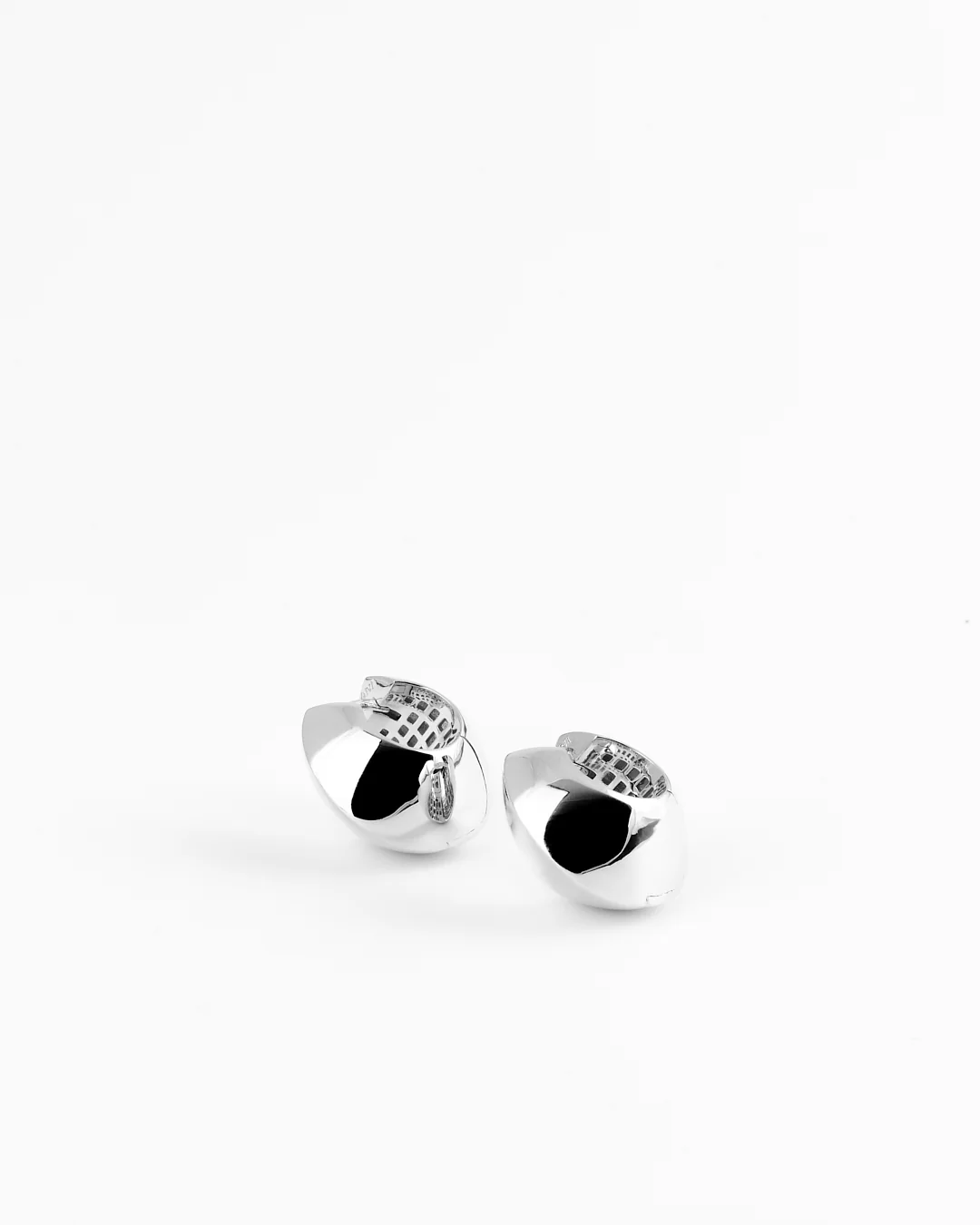 Rivetto Earrings Silver - Image 3